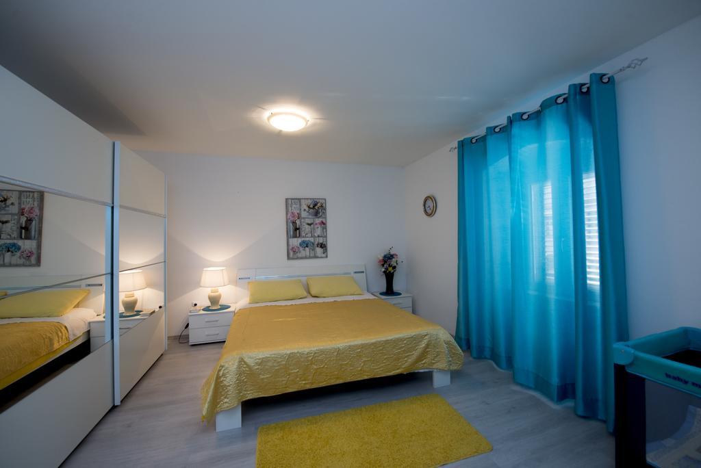 Apartment Dea สปลิท ภายนอก รูปภาพ